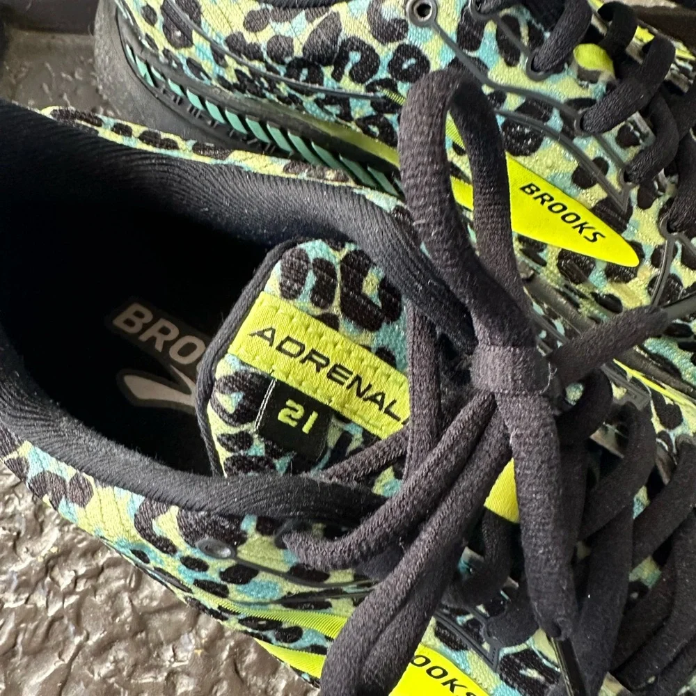 Brooks Women's Mint Green Black Leopard Print Running Shoes - Picture 8 of 11